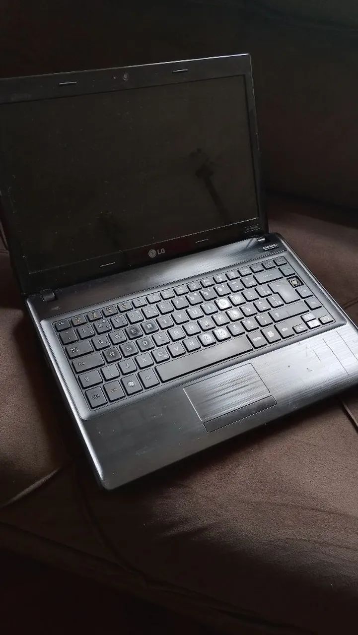 Notebook LG. Com defeito no teclado. 