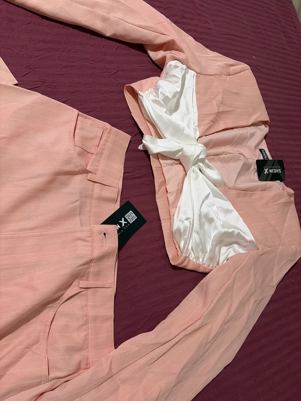 Conjunto de saia mídi e blusa  - Foto 2