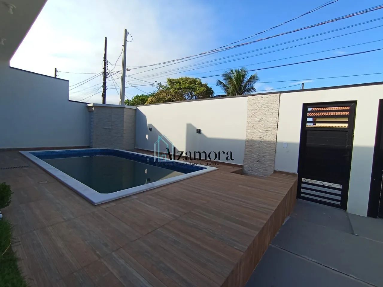 Casa com piscina apenas 200 metros do mar! - Foto 5