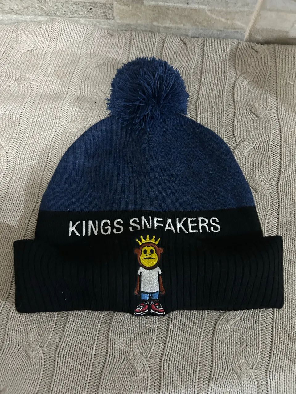 Touca azul e preta Kings Sneakers