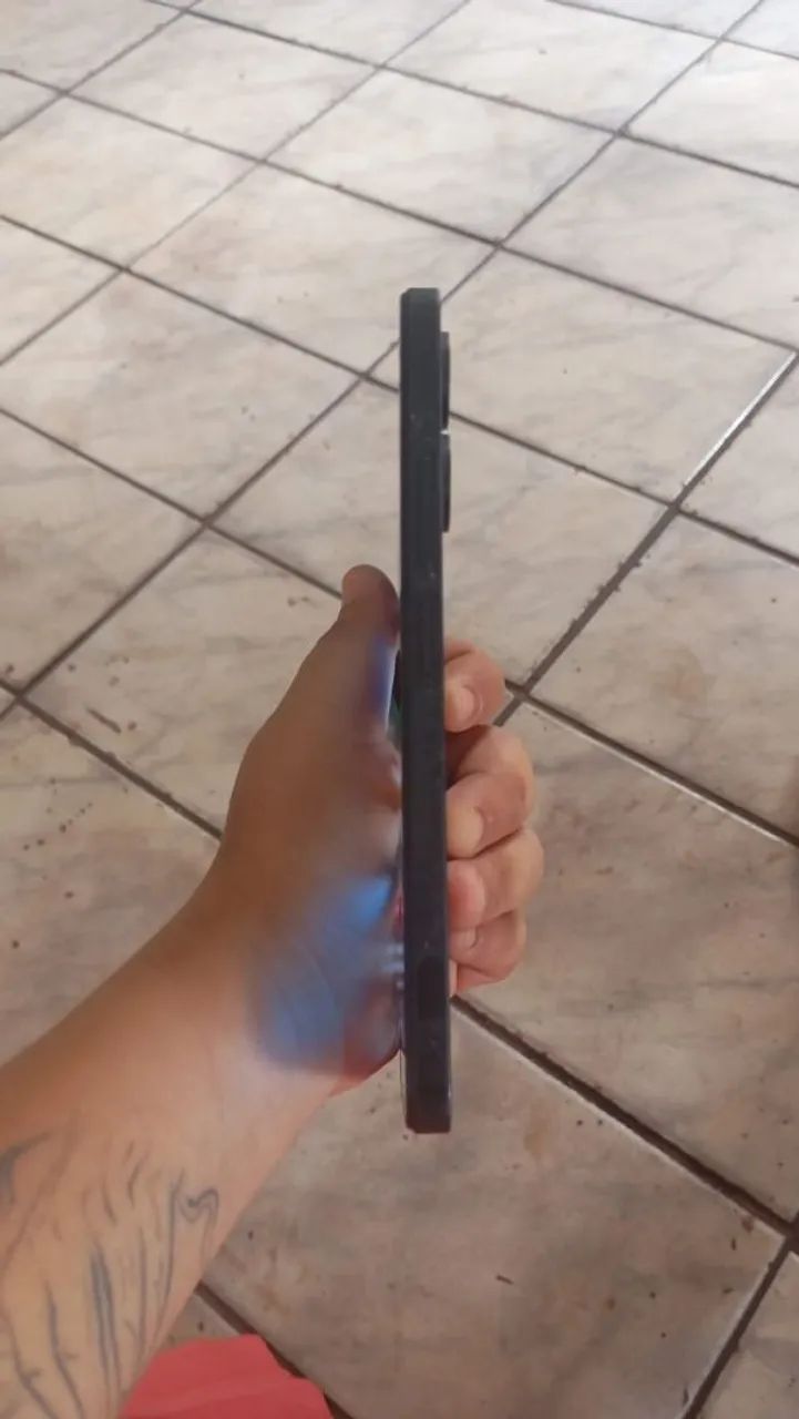 Vende-se esse celular redmi 13c só um detalhe tá tela - Foto 5