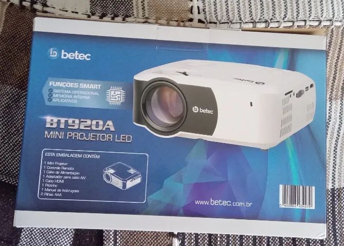 Projetor Betec BT920A funções smart - Foto 2