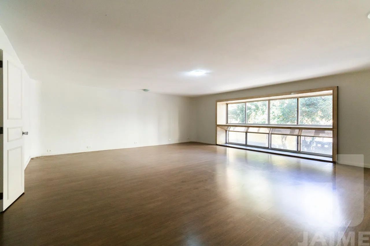 Apartamento Duplex em rua tranquila de Higienópolis, com 3 quartos, 219 m²