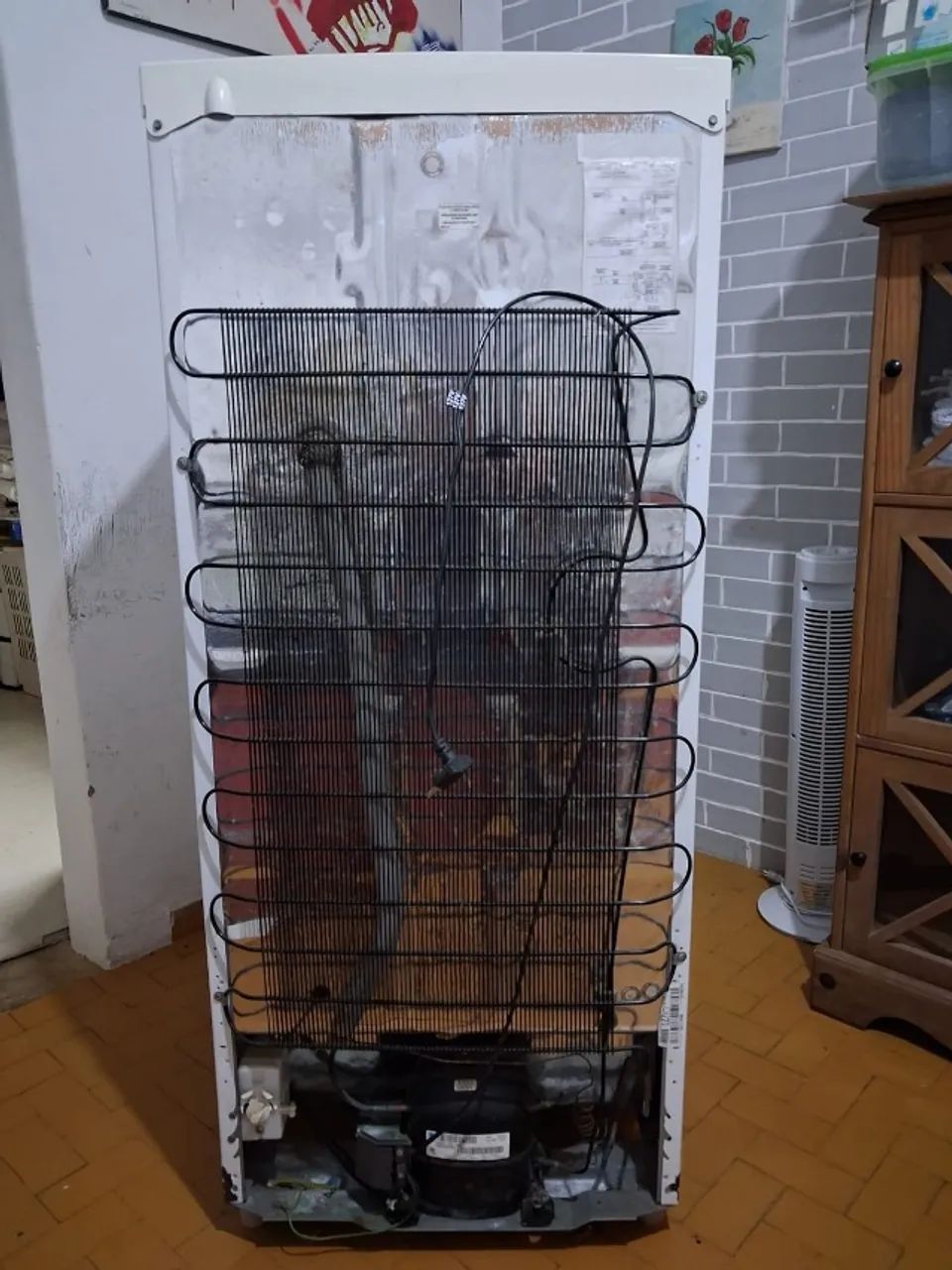 Freezer Vertical Eletrolux FE18  - Foto 4