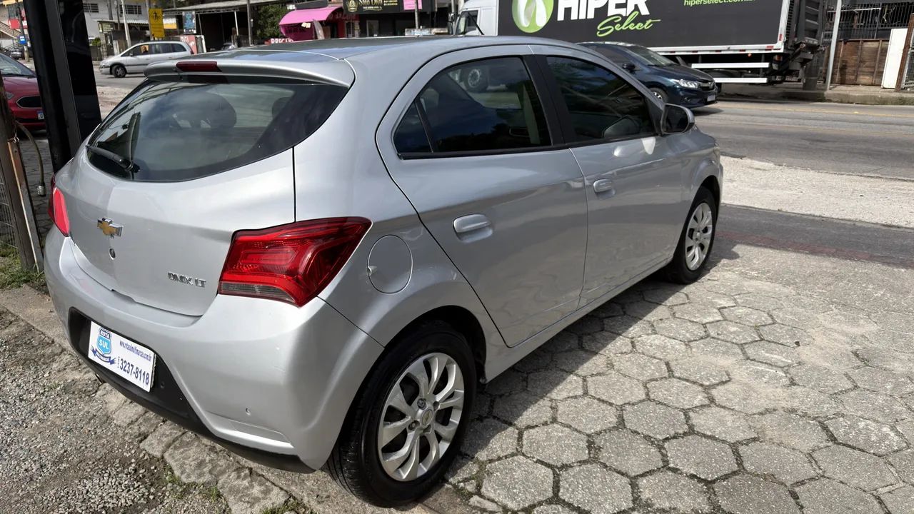 Chevrolet Onix Hatch LT 1.4 8V Flex Power Mec. 4P 2017 - Foto 4