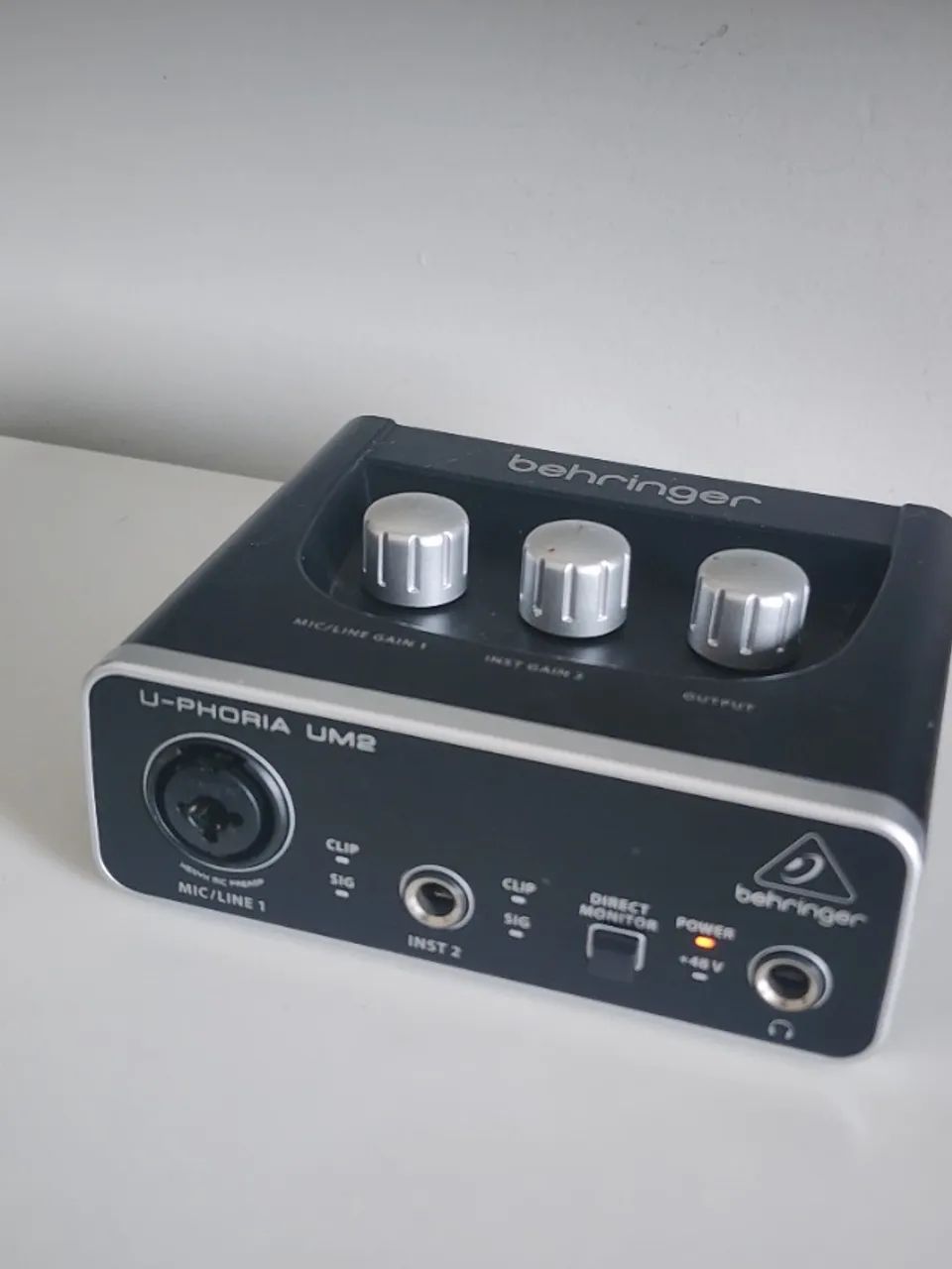 behringer um2
