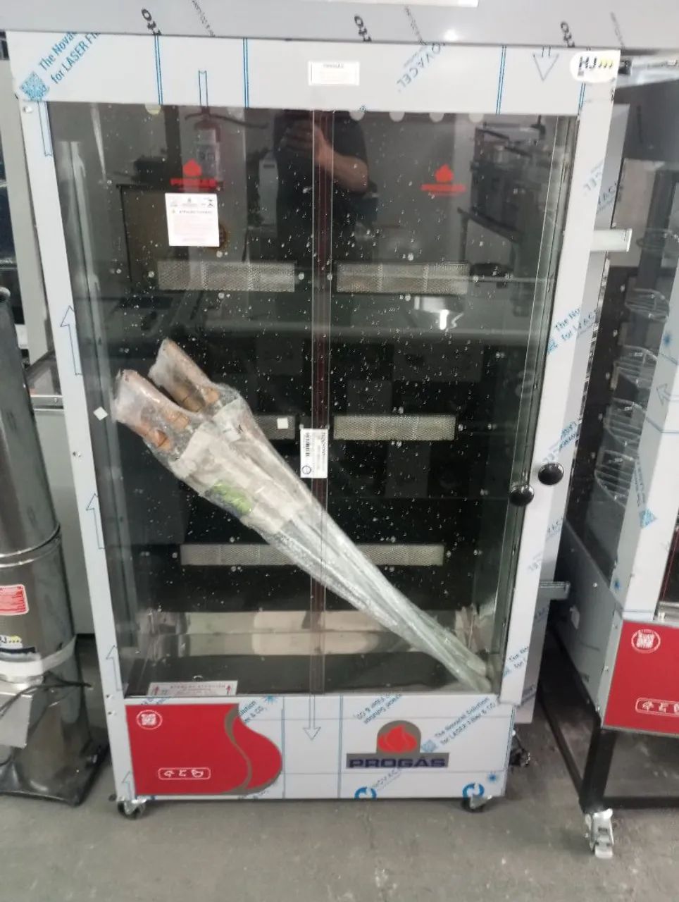 NZ. Máquina de assar frango 6 espetos 70kg PROGÁS 