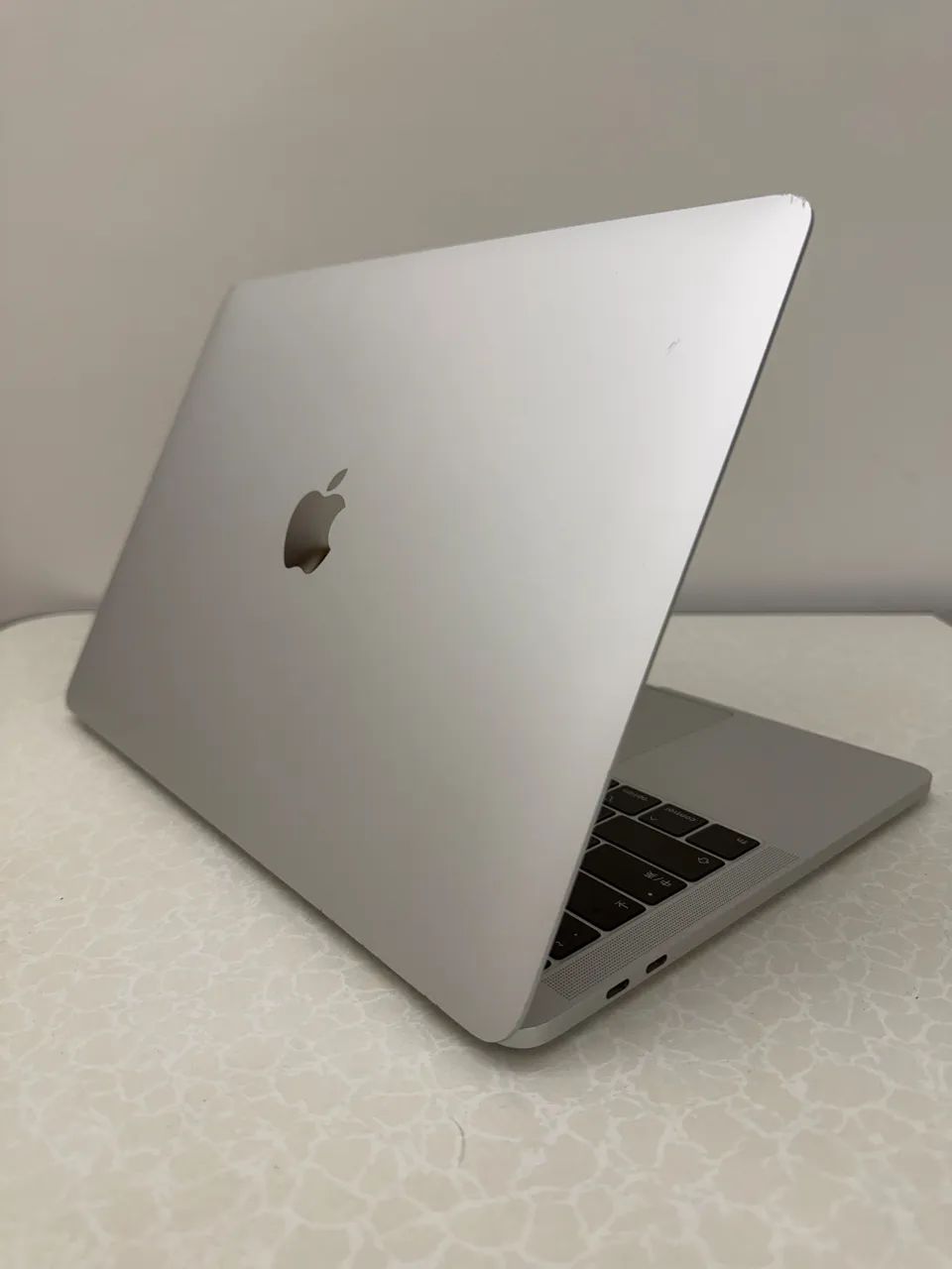 MacBook Pro 2019 Intel i5 8GB 256GB