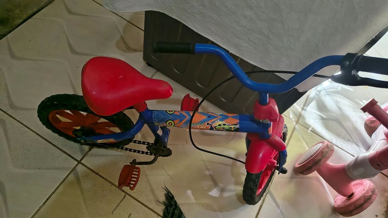 Bicicleta infantil menino 