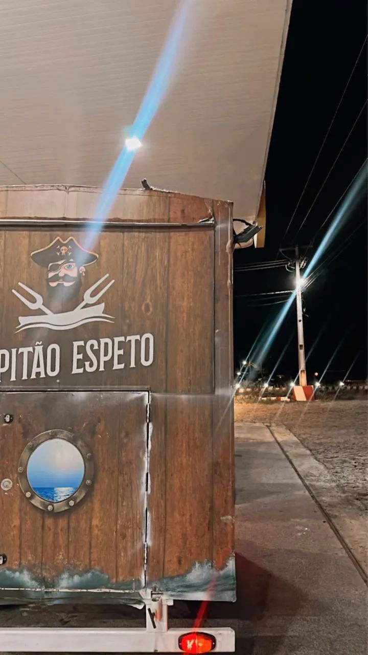 VENDE-SE FOOD TRUCK REFORMADO E EMPLACADO COM AR CONDICIONADO E INSTALAÇÃO ELÉTRICA  - Foto 4