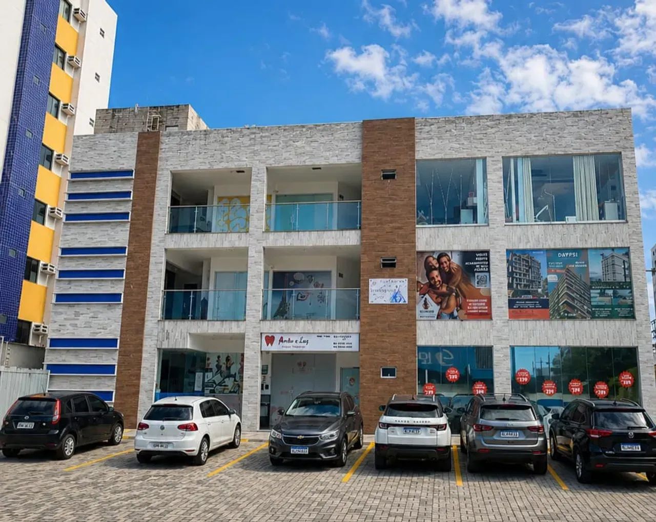 Sala Comercial no Jardim Oceania/Bessa com 42m² e Elevador