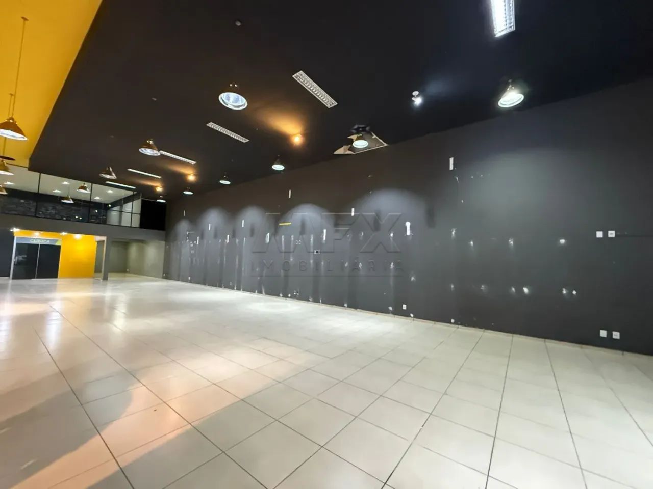 Prédio comercial - Vila Aviação