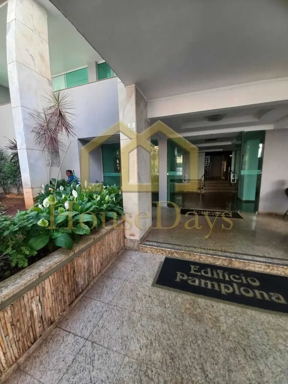COBERTURA DUPLEX COM 4 SUÍTES PARA LOCAÇÃO  EDIFÍCIO PAMPLONA | CENTRO  GOIÂNIA