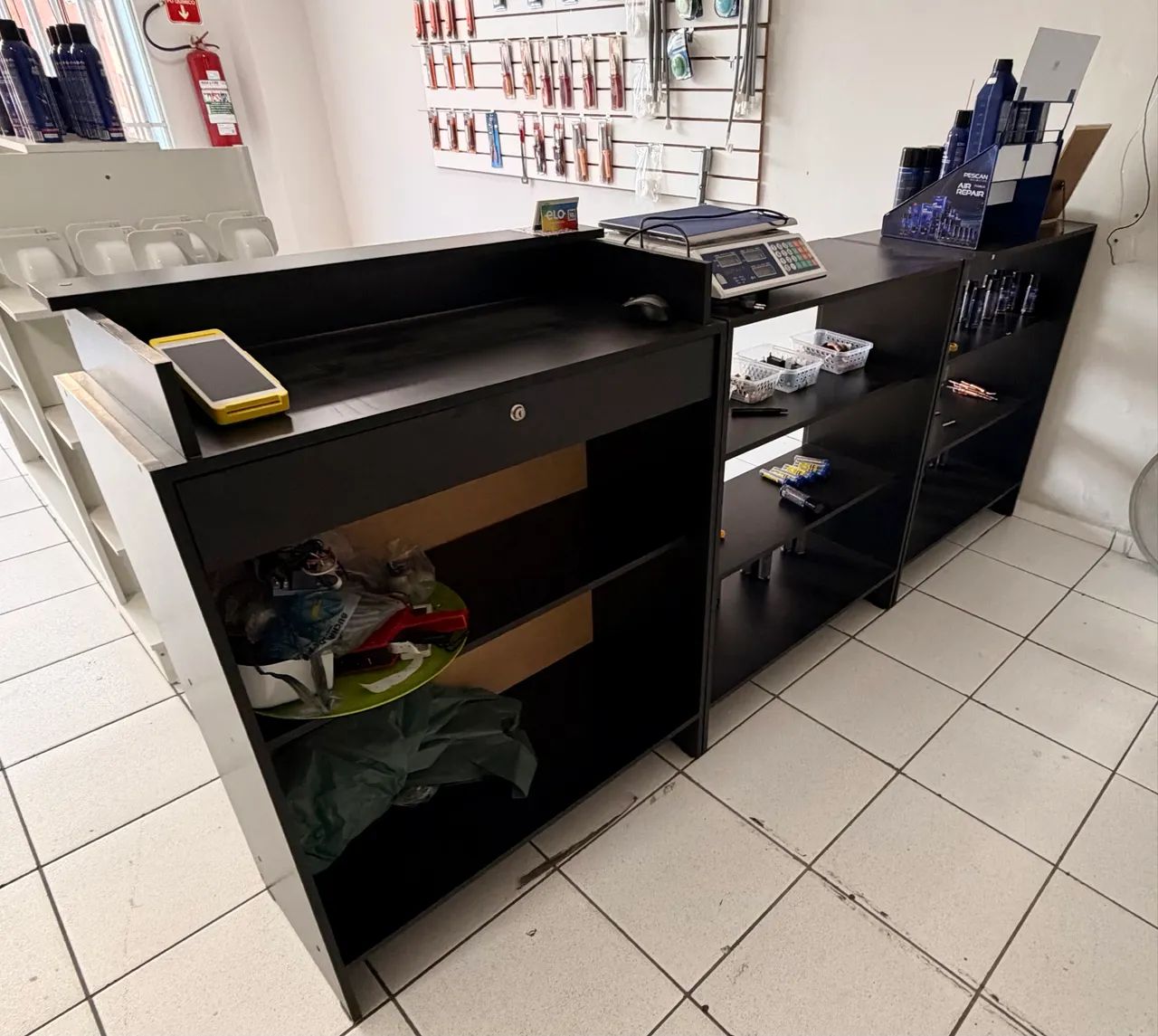 Balcão de Atendimento com Vitrine - 3 Módulos  - Foto 2