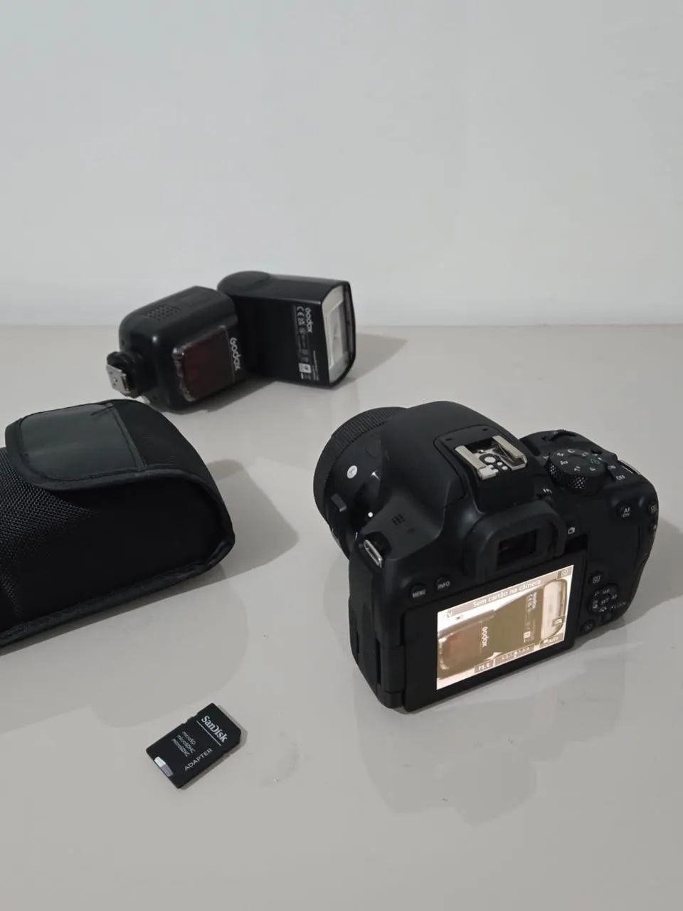 Canon EOS 850 D