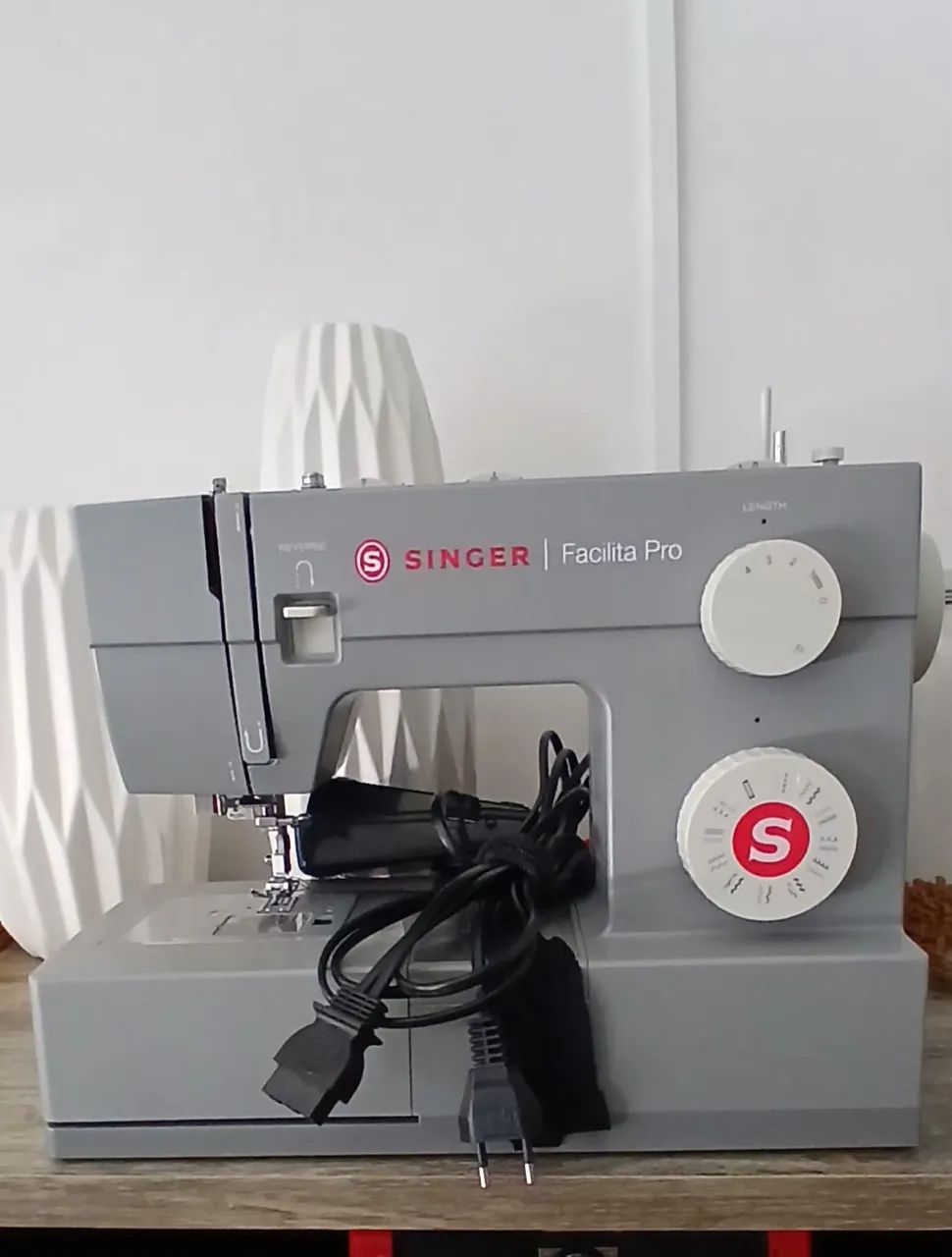 Máquina de costura singer - Foto 2