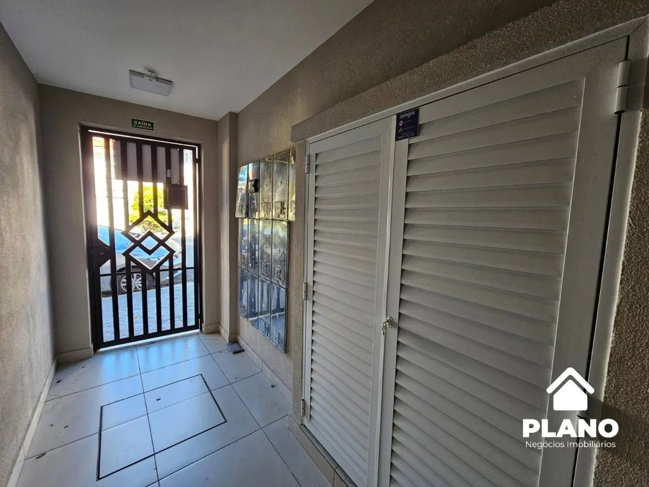 CONDOMINIO FECHADO, 2 DORMITÓRIOS, 55m², LOCAÇÃO - Foto 2