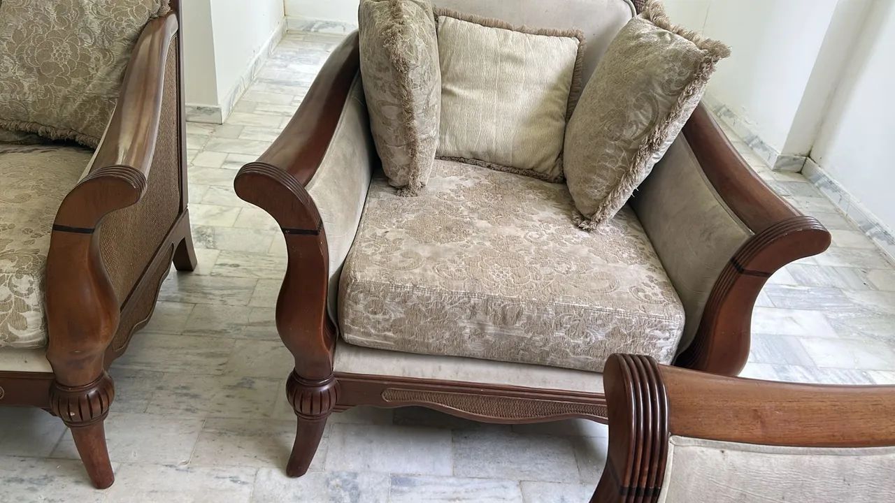 Oportunidade lindos sofás estilo imperial.  - Foto 4