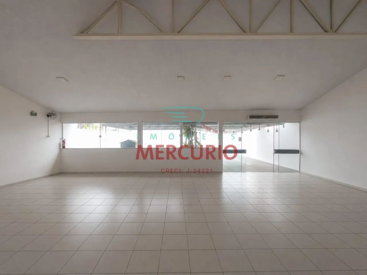 Salão comercial para festas e eventos em Jaú