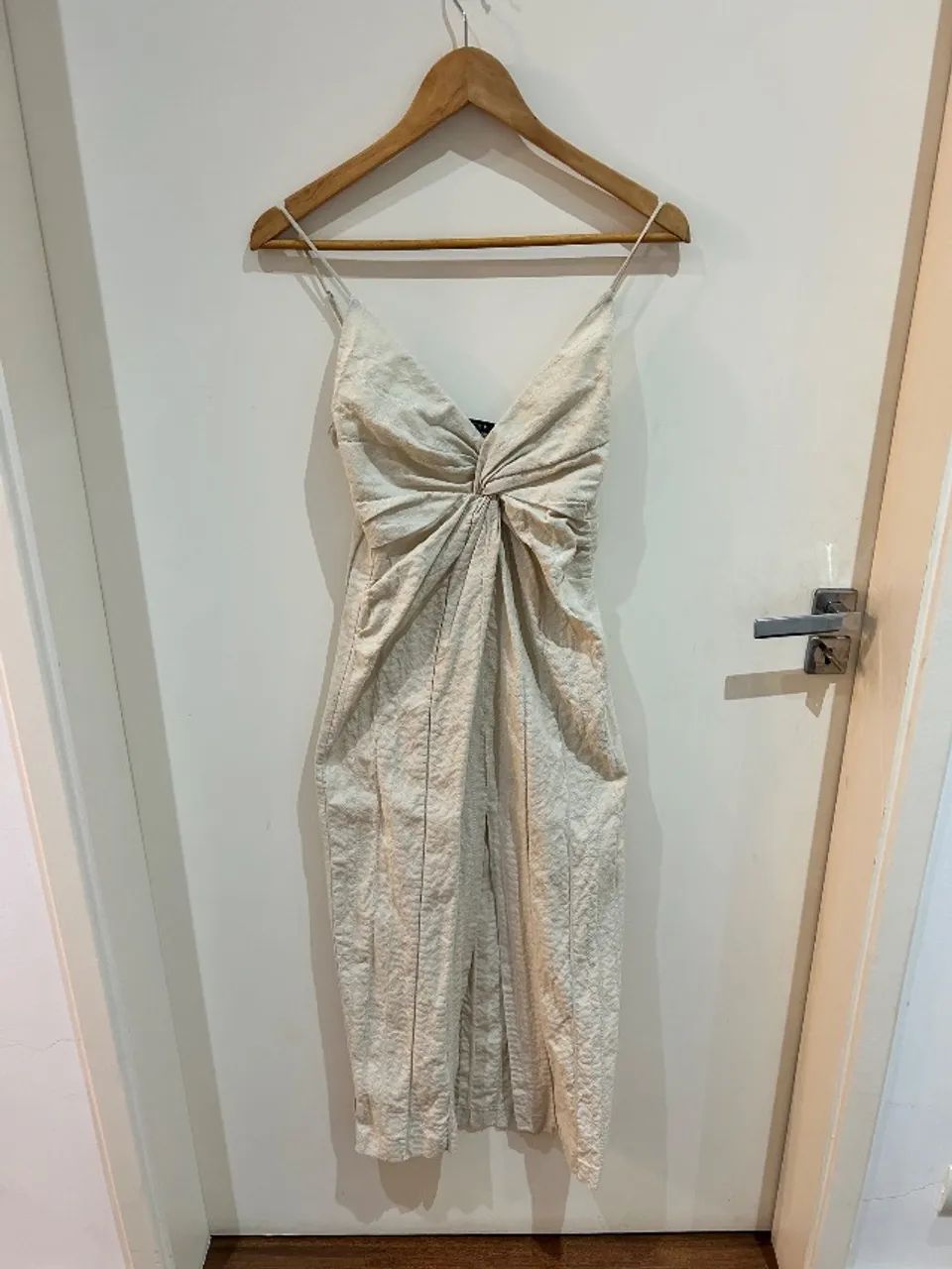 Vestido bege Zara