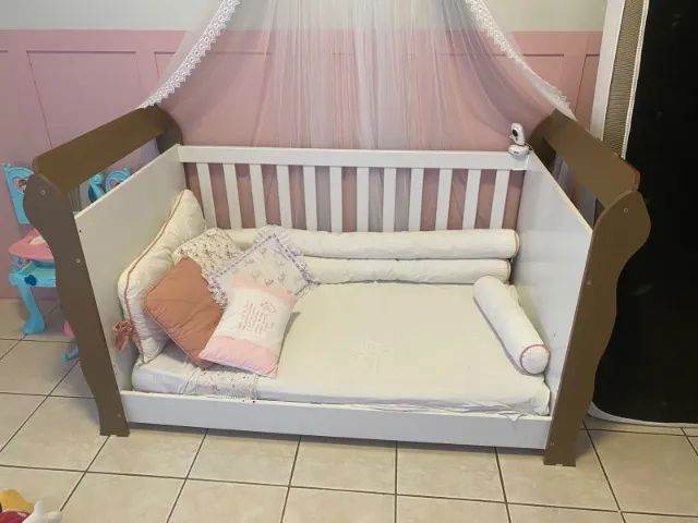 Quarto de bebê Carolina Baby (berço, comôda e guarda roupa) - Foto 2