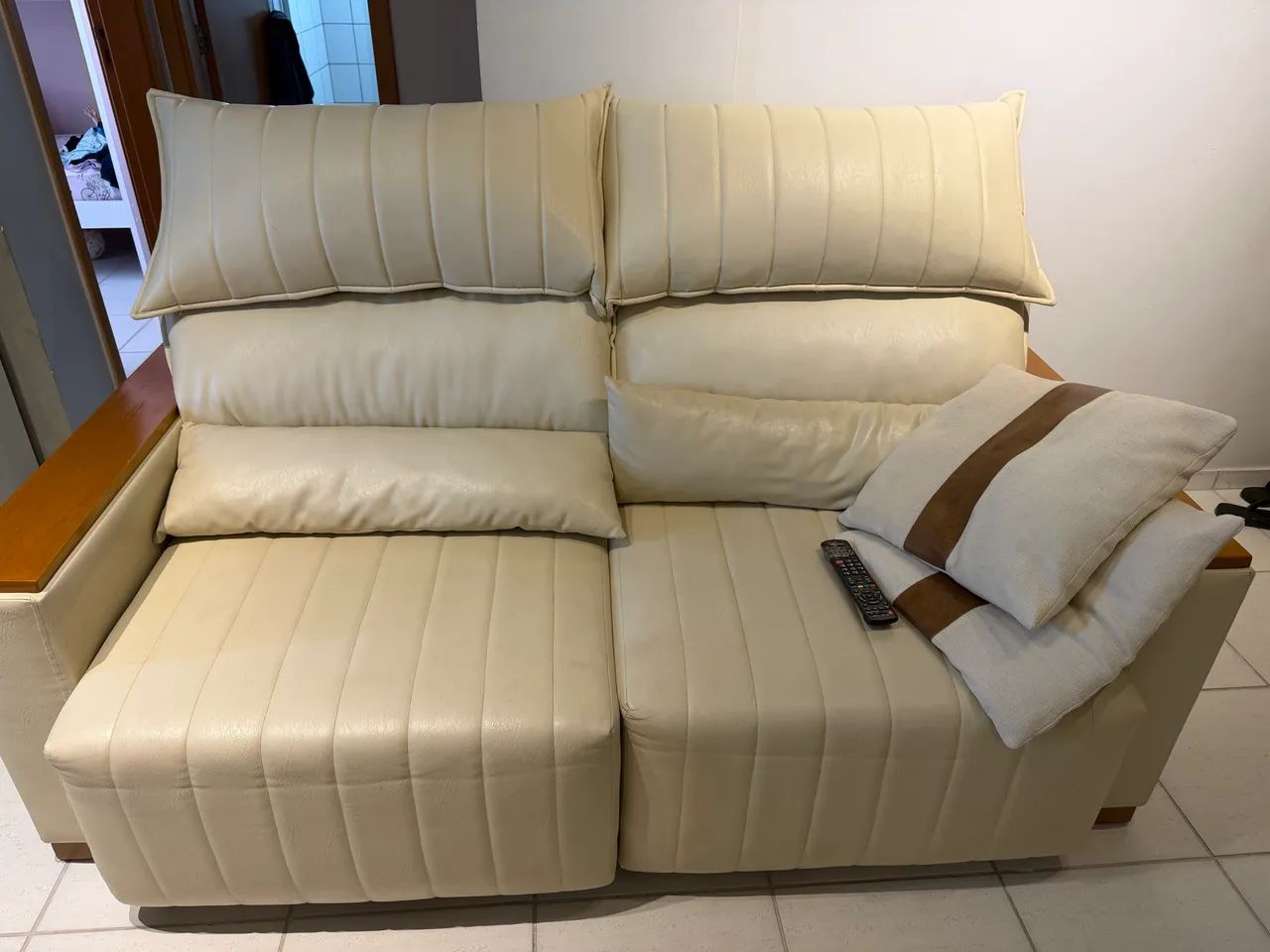 Vende-se sofá cama seminovo retrátil  