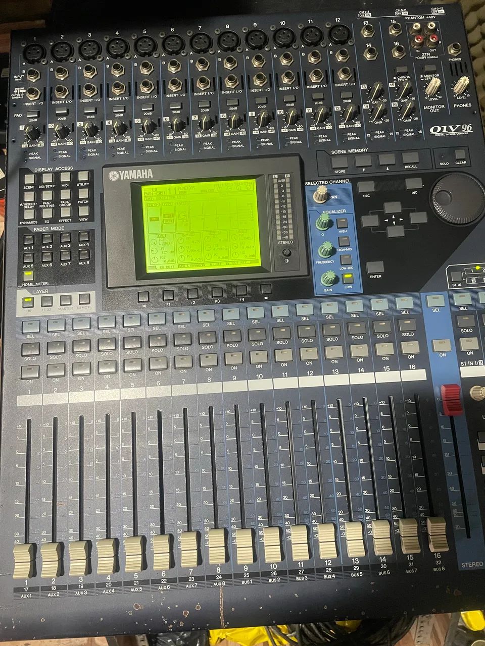 Mesa Yamaha digital 32 canais 