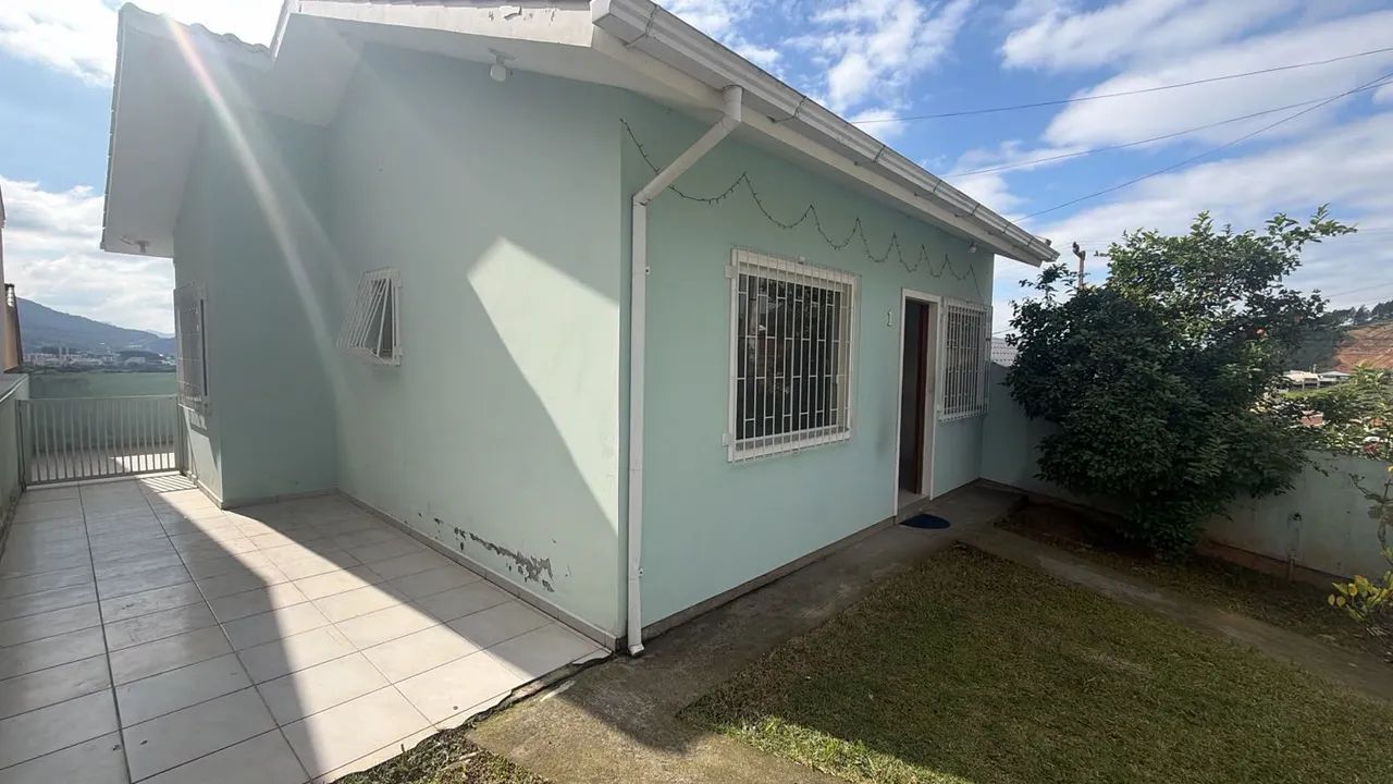 Sua Casa Própria em Palhoça: 2 Quartos, Ótimo Quintal e Recente Localização  - Foto 3