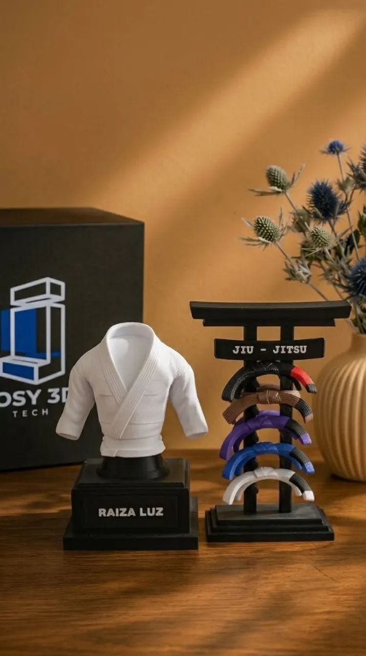 Troféu Kimono + Expositor de faixa  - Foto 2