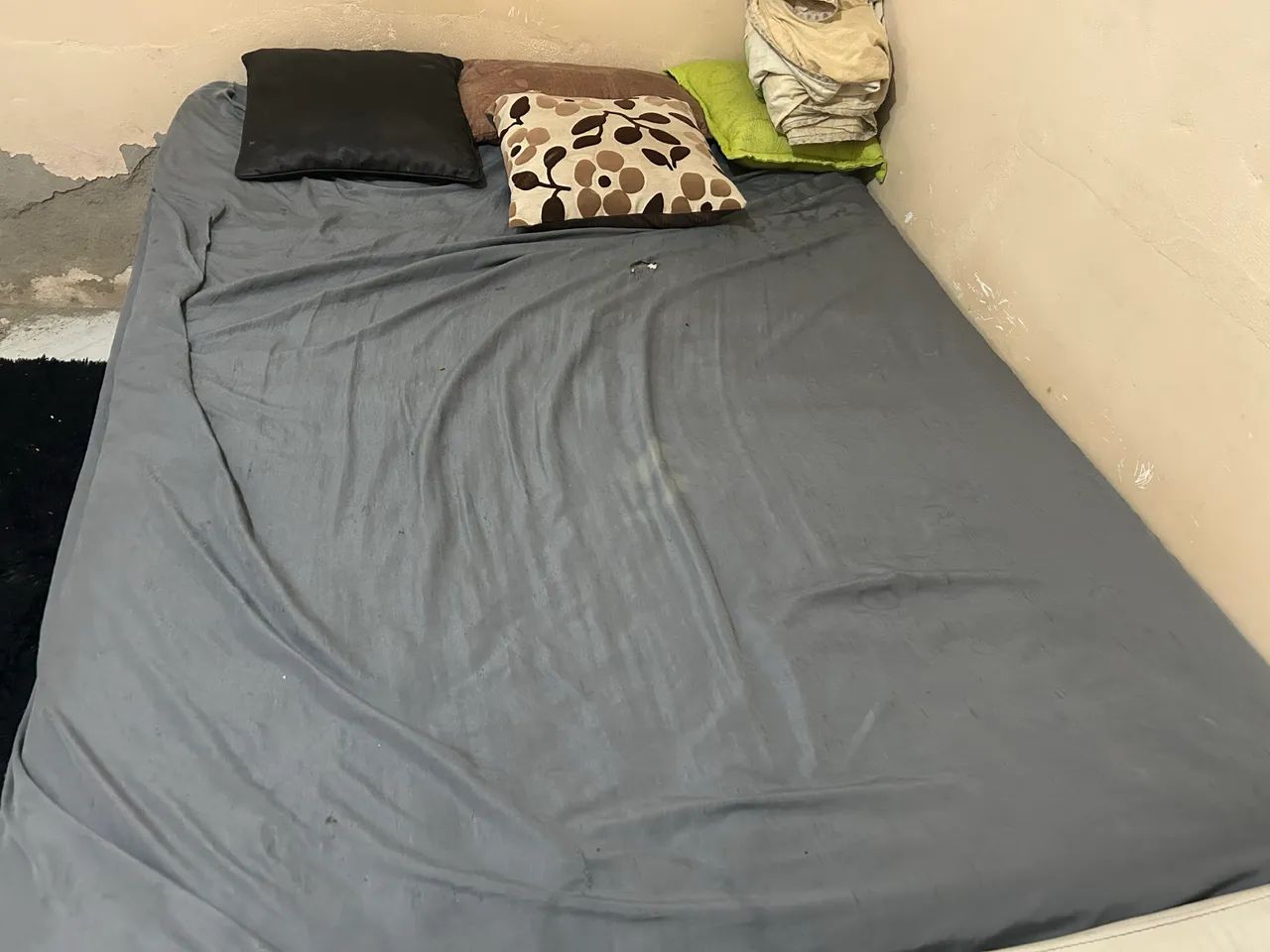 Cama semi novo 