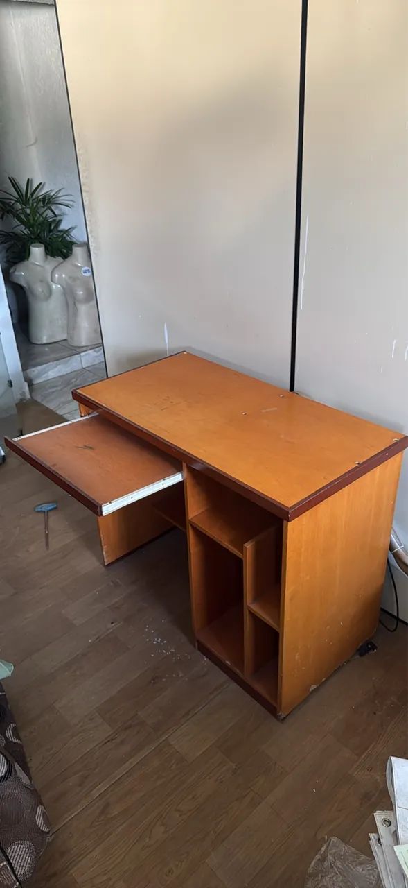 Mesa de computador em madeira  - Foto 3