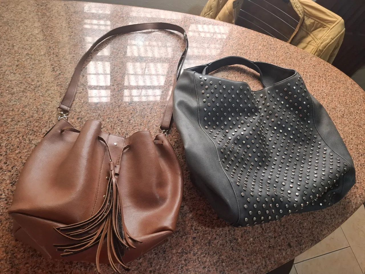 2 bolsas usada bom estado 