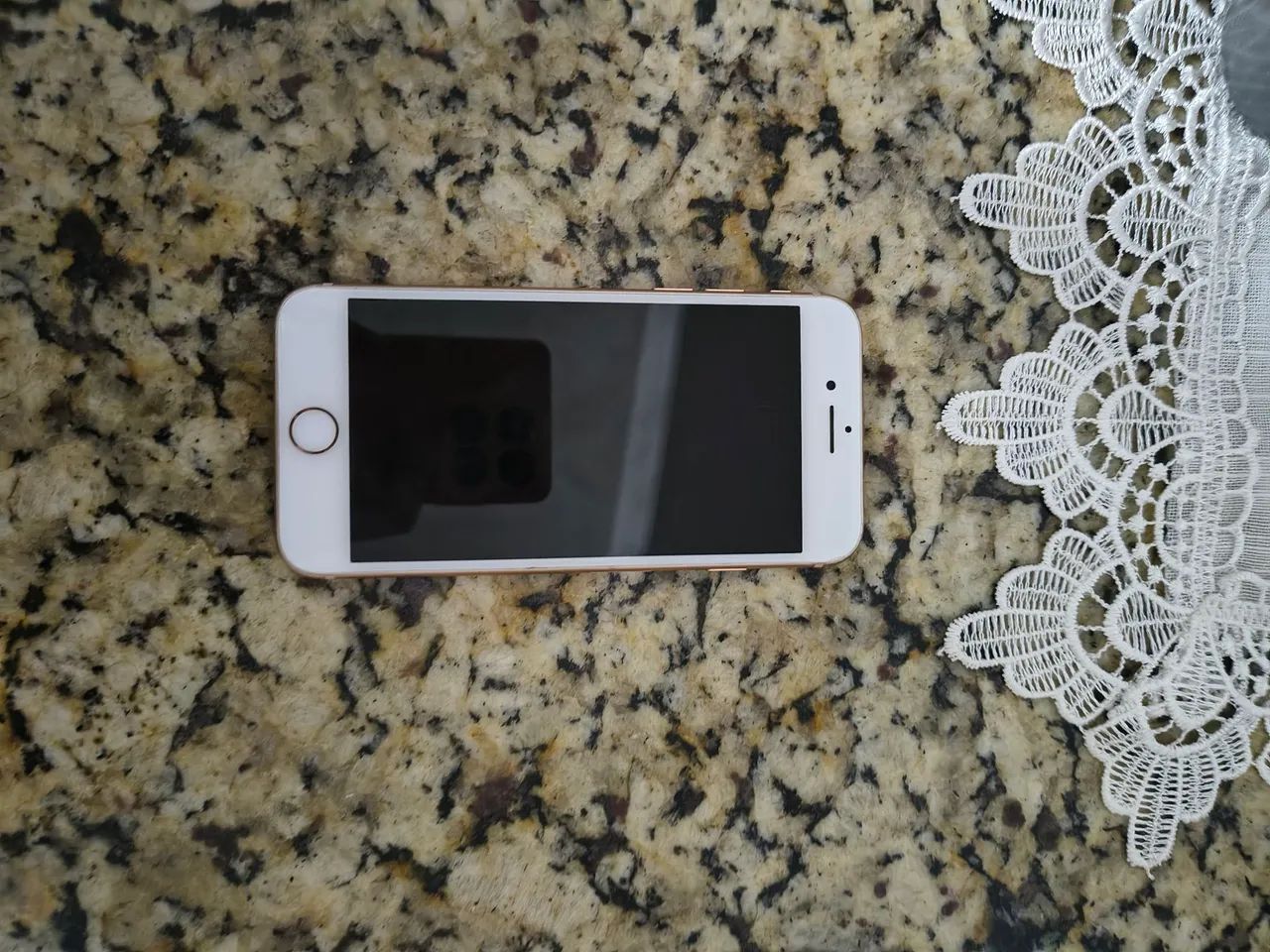 iPhone 8 