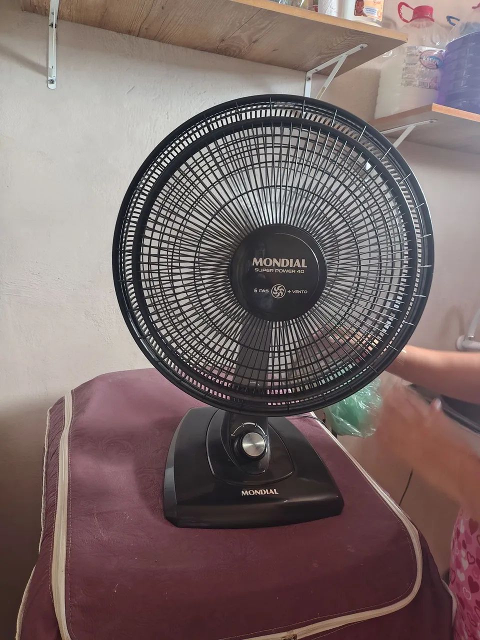 Ventilador mondial de 40 cm.