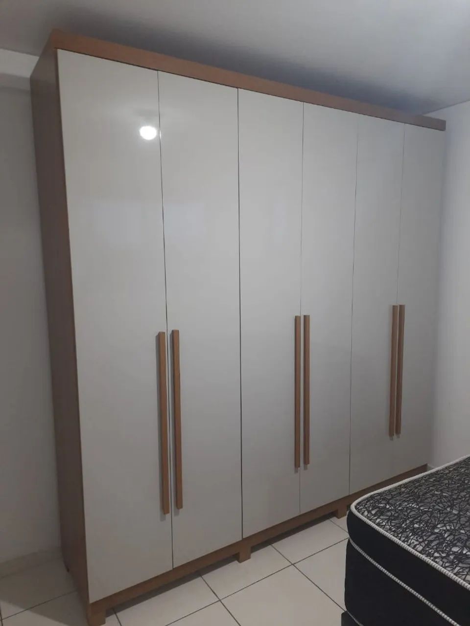Guarda-roupa casal