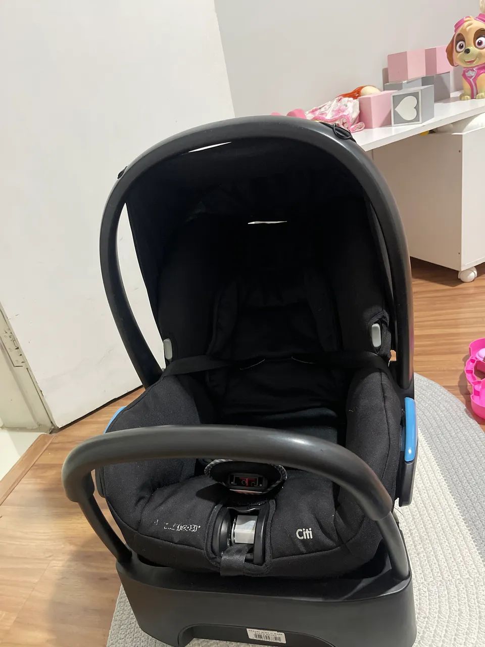 Bebê conforto maxi cosi com base 