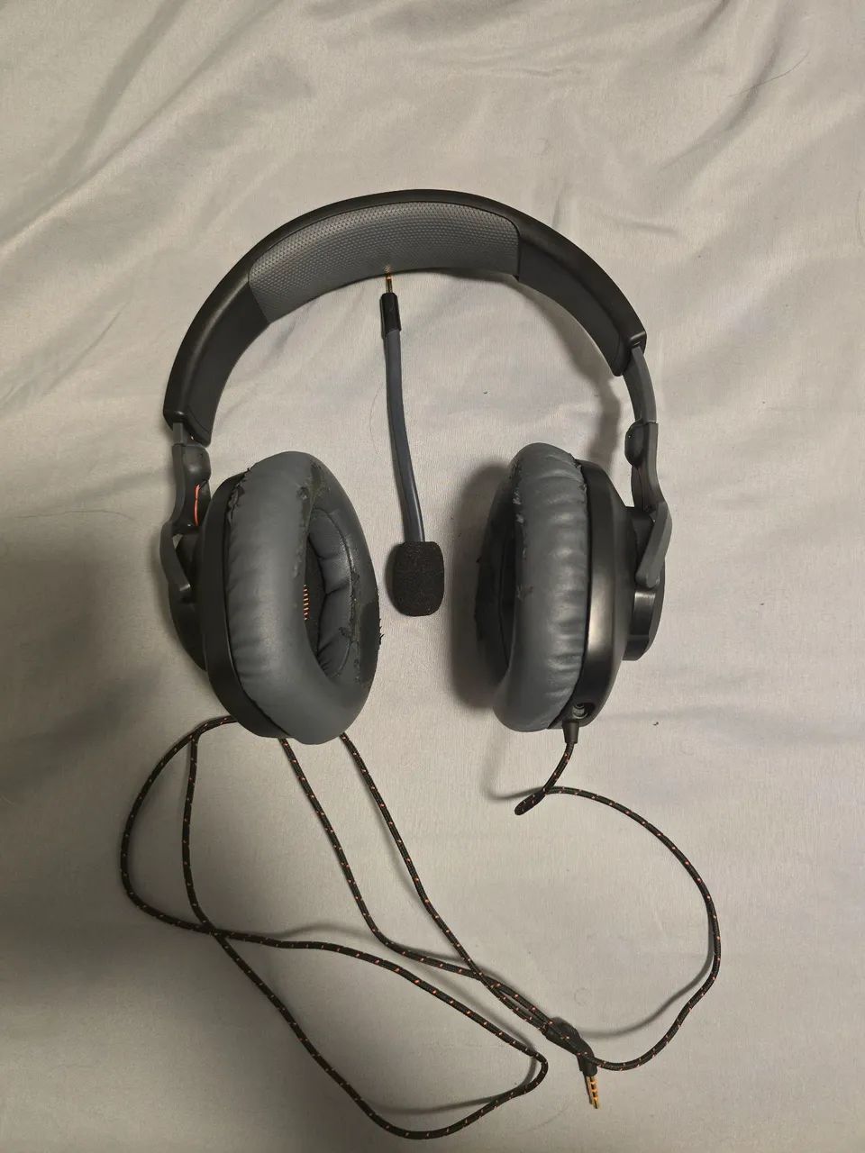 Fone JBL Quantum 100 / Apenas com desgaste na almofada.  - Foto 3