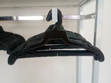 Cabides Preto para Loja de roupas - Foto 2