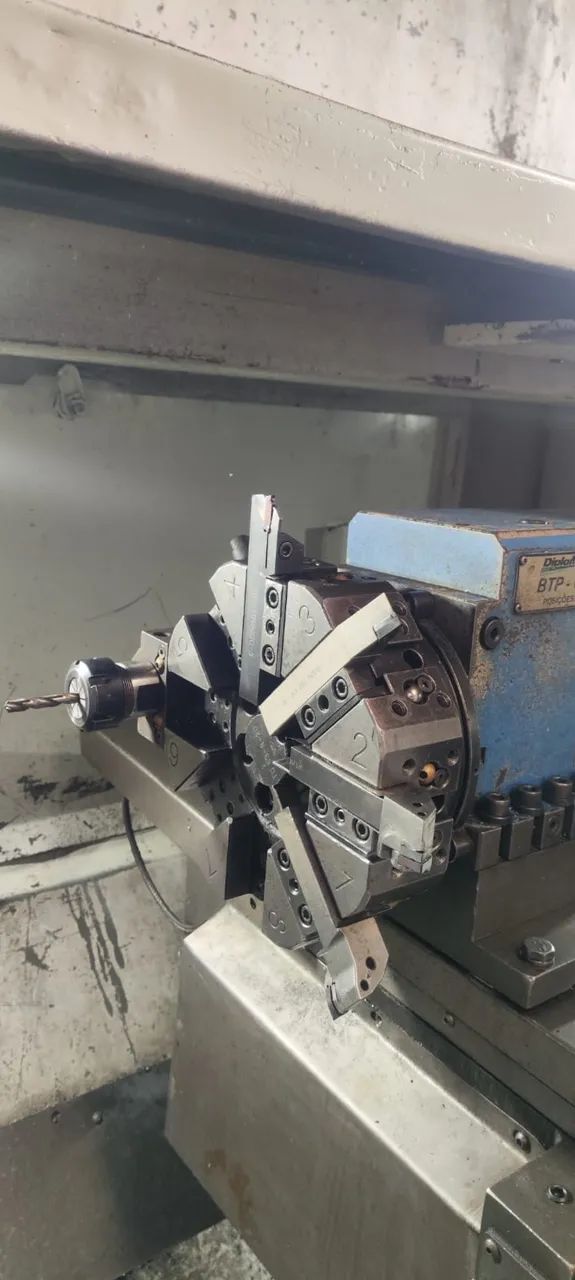 Torno CNC - Foto 3