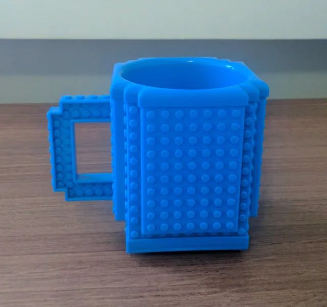 DECORAÇÃO - CANECA ESTILO LEGO COR: AZUL