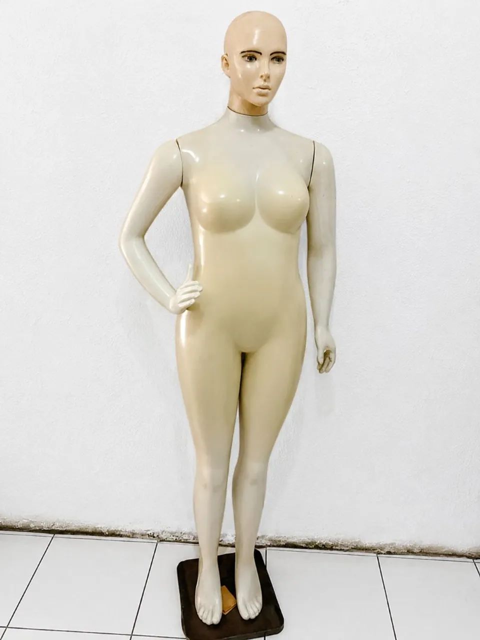 Manequins plus 180,00 e 250  para destaque  das suas roupas com plasticidade e garantia  - Foto 4