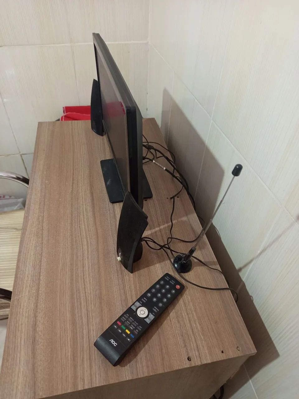 Desk, Computer, and Chair428513309020672001