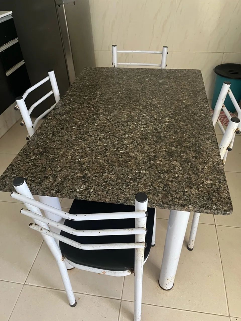 Mesa de jantar 4 cadeiras 