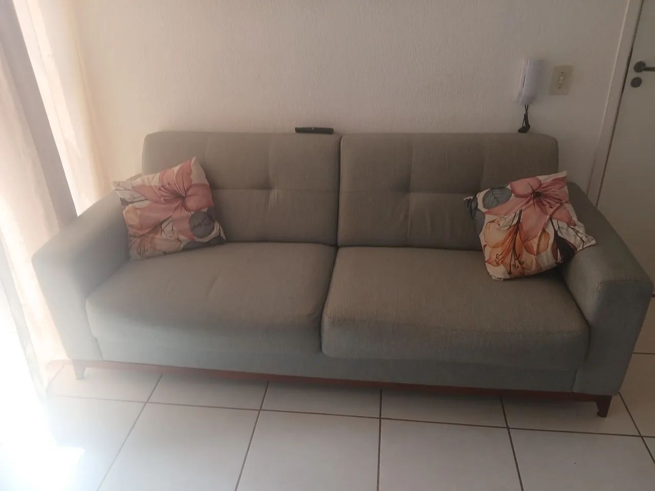 Comfortable sofa65082640475267120
