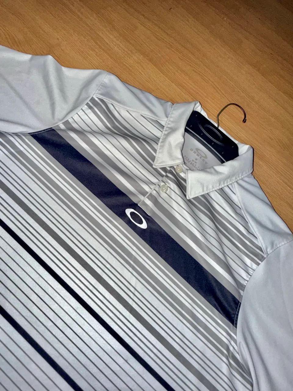 Camiseta Polo Oakley Regular Fit - Foto 2