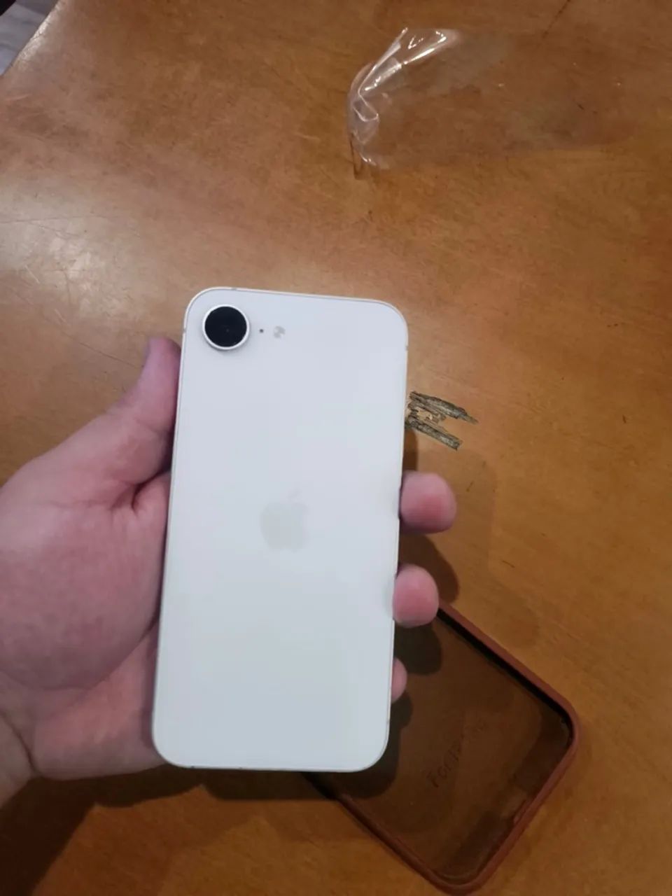 iPhone 16e semi-novo 128gb