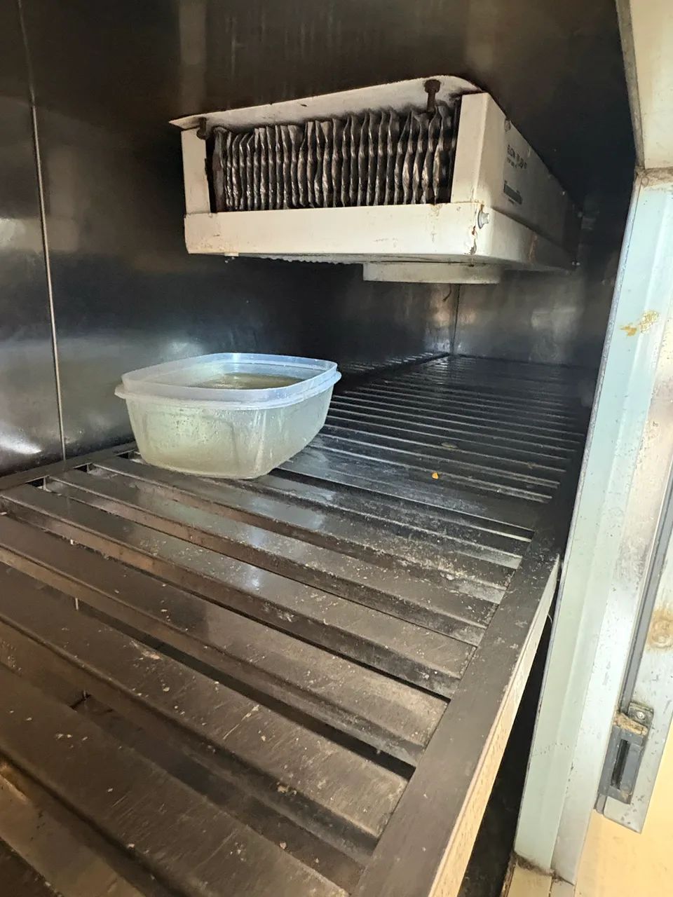 Bancada Refrigerada Inox 2,50m - 3 Portas - Funcionando - Foto 2