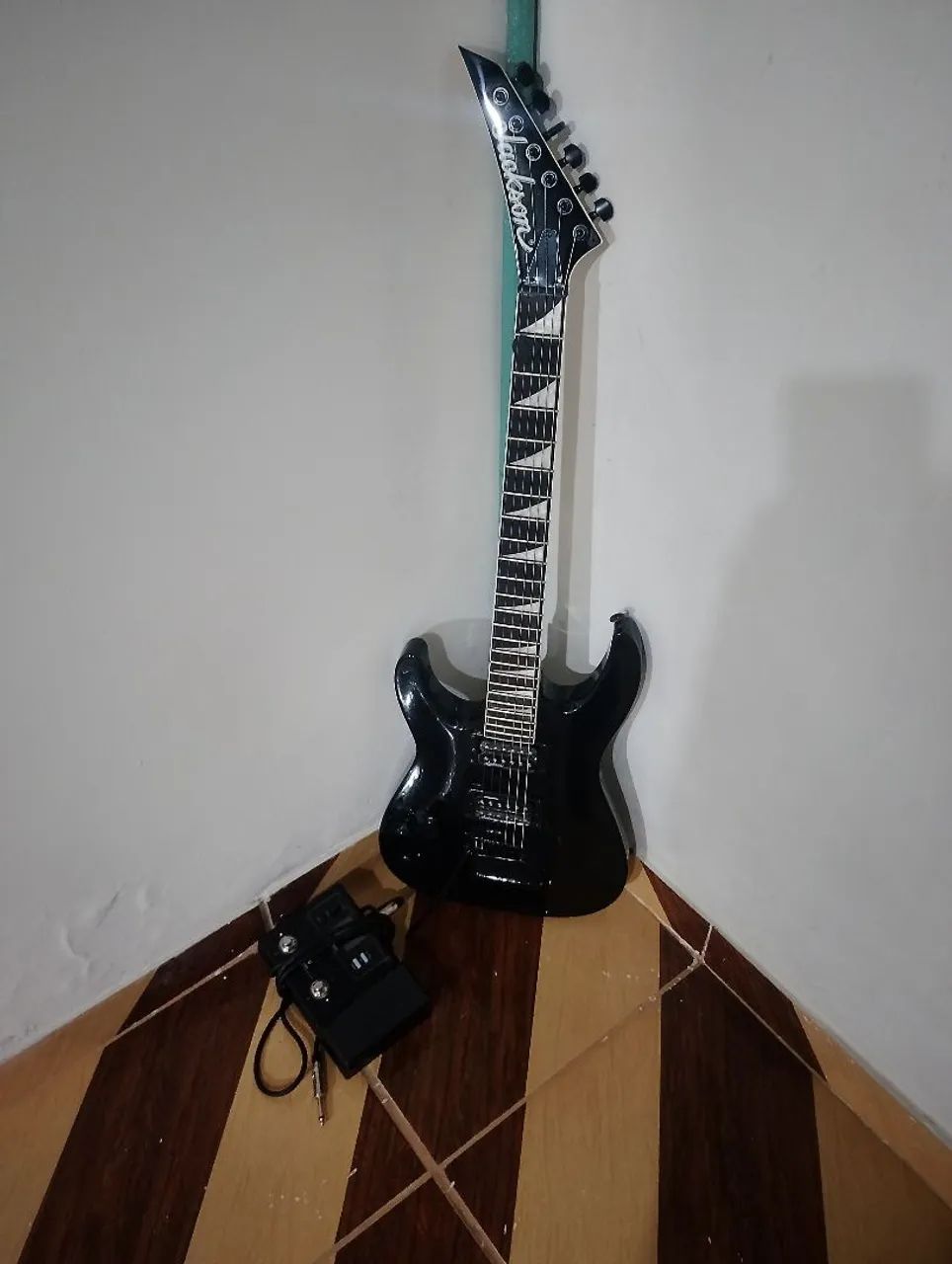 Guitarra canhota Jackson  - Foto 2