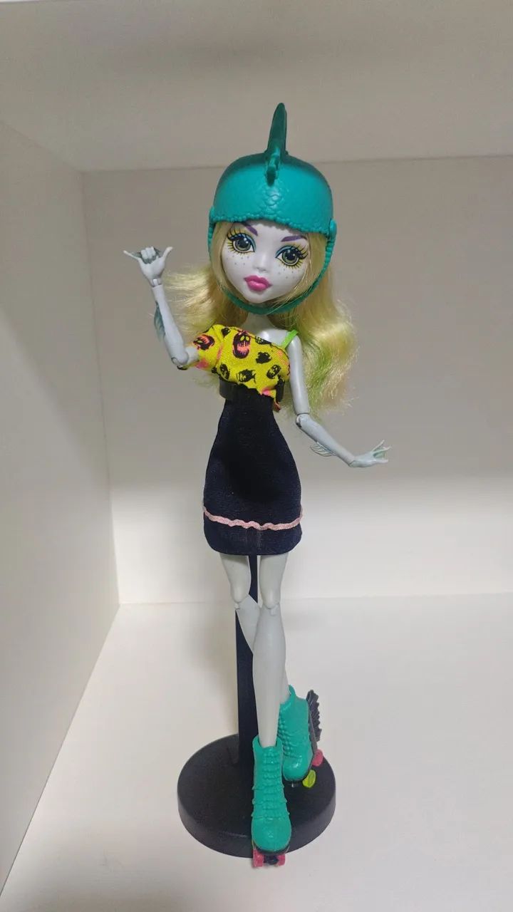 Monster high lagoona roller maze 