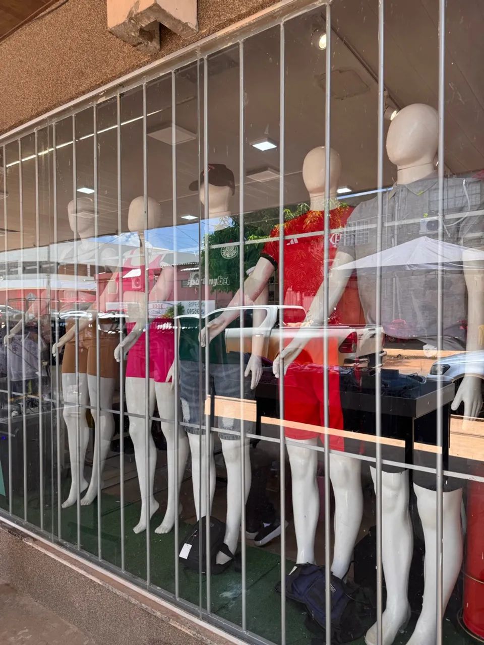 PONTO COMERCIAL + ESTOQUE COMPLETO COM +100 MIL DE MERCADORIA + MÓVEIS DE MDF - Foto 2